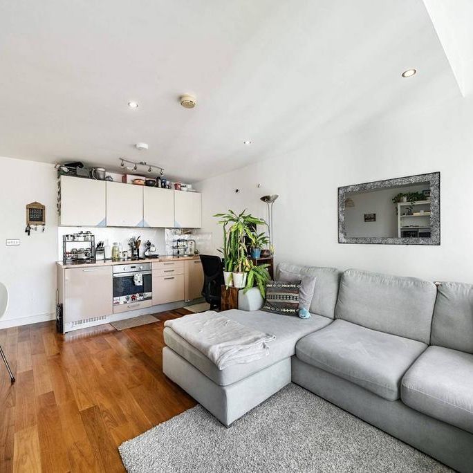 1 bedroom flat to rent - Photo 1