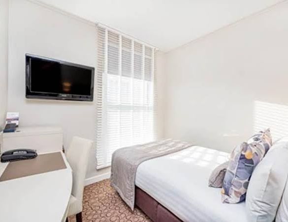 Room in a Shared House, Tooting, SW17 - Photo 1