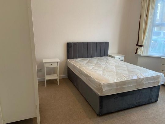 4 bedroom terraced house to rent - Photo 1