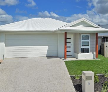 Beautiful Four-Bed Brand New house at Victoria Point - Photo 1