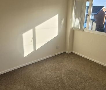 3 bedroom end of terrace house to rent - Photo 5
