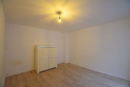 Ruim appartement gelegen op de Markt van Eeklo! - Photo 3