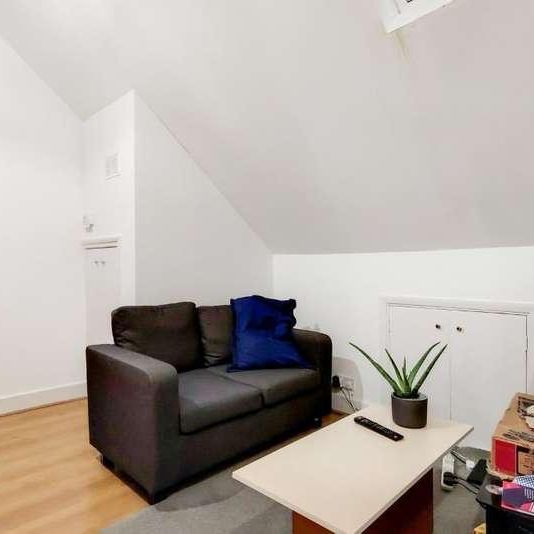 Louisville Road, Tooting Bec, SW17 - Photo 1