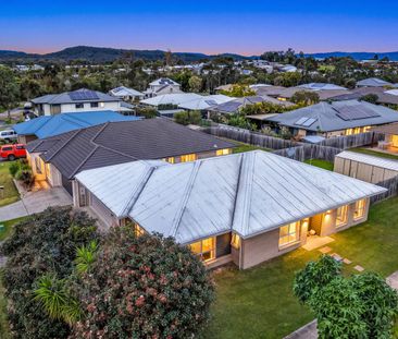 Properly Managed I Spacious Four-Bedroom Family Home & Outdoor Ente... - Photo 3