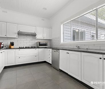 30 Downs St, Brunswick VIC 3056 - House For Rent | Domain - Photo 6
