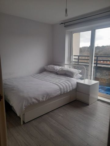 1 Bed Penthouse, Paveley Court, NW7 - Photo 5