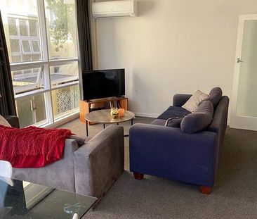 3BR Flat in Glenmore Street, Kelburn - Photo 1