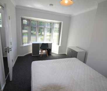 6 bedroom terraced house to rent - Photo 3