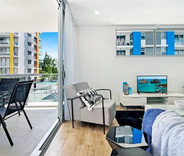 Furnished Resort-Style Apartment in the Heart of Varsity Lakes! - Photo 2