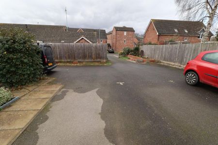 1 bedroom terraced house to rent - Photo 2