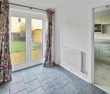 3 bedroom semi-detached house to rent - Photo 3