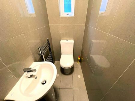 3 bedroom terraced house to rent - Photo 2