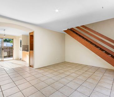 Sleek, Stylish and Conveniently Located - Photo 4