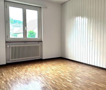 Charmantes 4.5-Zi.-Doppel EFH mit grossem Garten zum geniessen - Foto 3