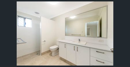 Modern 4x2 family home in Lakelands - Photo 4