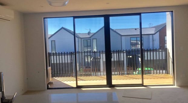 Pine Harbour Living - Photo 1