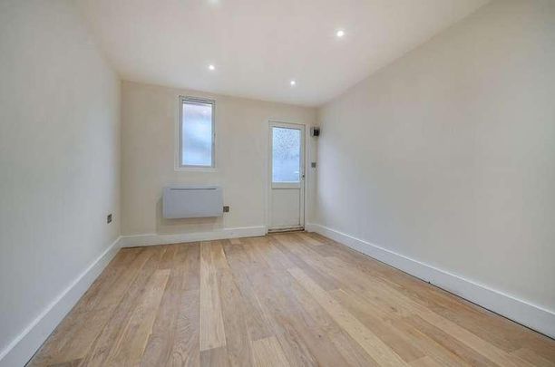 Sherwood Terrace, Whetstone, N20 - Photo 1