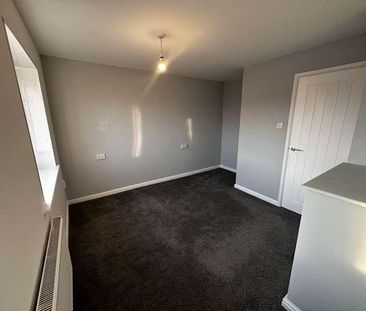 Buckingham Grove, Grimsby, DN33 - Photo 5