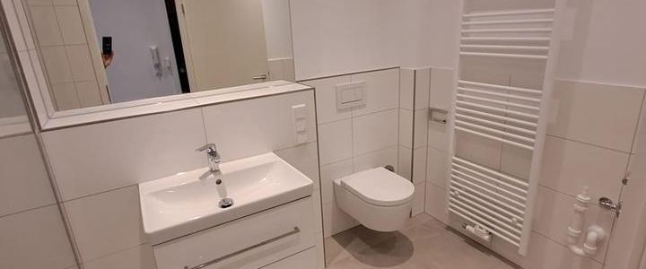 2-Zimmer WG mit Balkon - Kernsaniert ab sofort - Photo 1