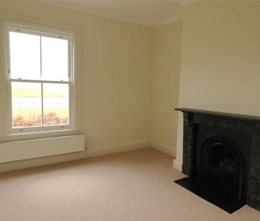 4 bedroom semi-detached house to rent - Photo 5