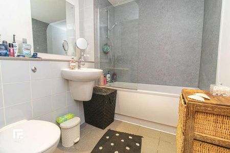 Golate Court, Cardiff City Centre, CF10 - Photo 5