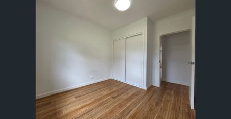 Renovated 3 bedroom home - Photo 4