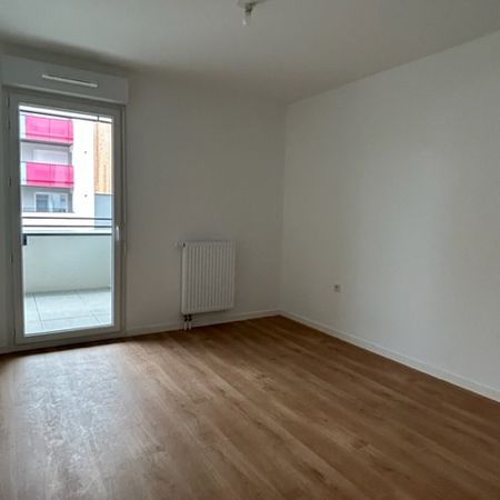 Location Appartement NOYAL-CHATILLON-SUR-SEICHE - Photo 3