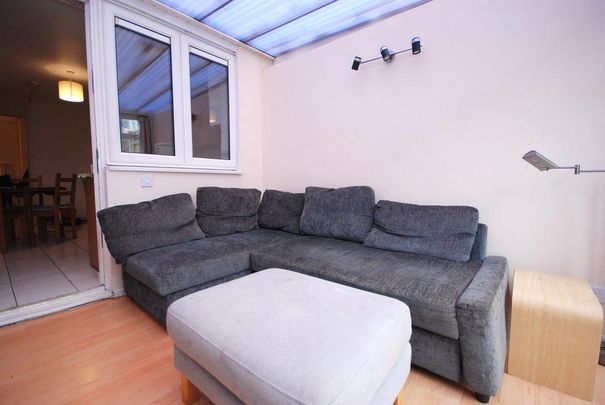 4 bedroom terraced house to rent - Photo 1