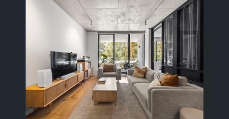 Contemporary Inner-City Apartment - Photo 2