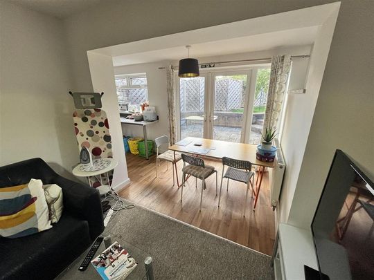 1 bedroom in a house share to rent - Photo 1