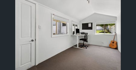 THE PERFECT FAMILY HOME - Photo 3