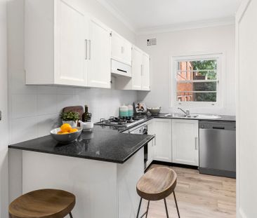 Rare Kirribilli Apartment with 2 Parking Spaces - Photo 2