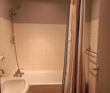 Location Appartement 1 pièce 31m² ST ETIENNE 42000 - Photo 4