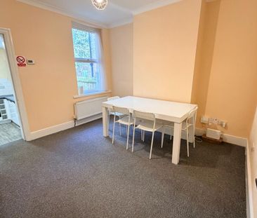 4 bedroom terraced house to rent - Photo 1