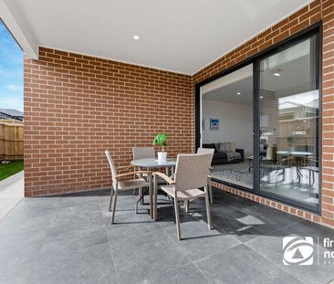 Luxurious Living at its Finest in Alamora Estate - - Photo 1