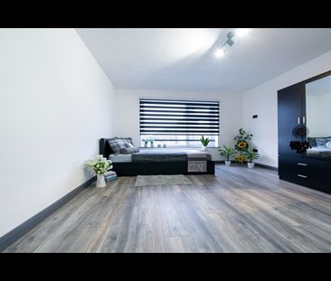 Room in a Shared House, Shaw Road, BR1 - Photo 1