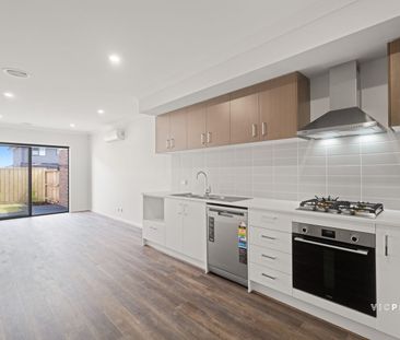 Brand New Spacious Family Home in the Heart of Tarneit! - Photo 6