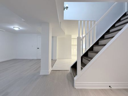 For Lease - 1227b Argreen Road, Mississauga, Ontario - Photo 3