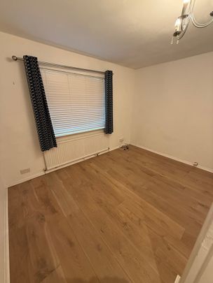 Room in a Shared Flat, Cricklewood Lane, NW2 - Photo 1