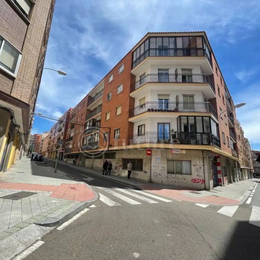 Piso de alquiler en Calle Cid, Carmelitas - Foto 1