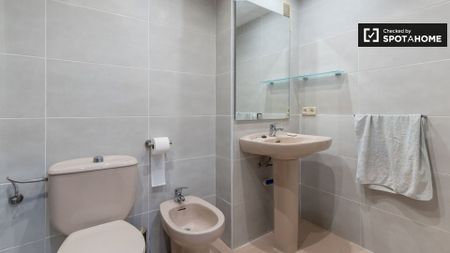 valencia, Valencian Community 46020 - Photo 4