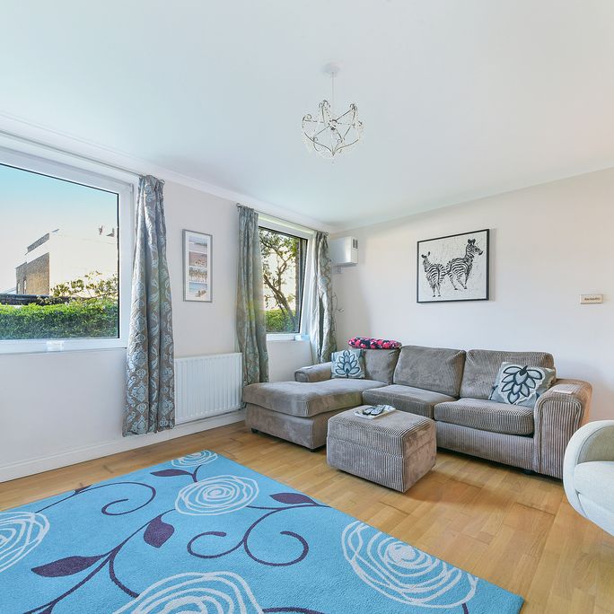 Chalmers House, SW11, London - Photo 1