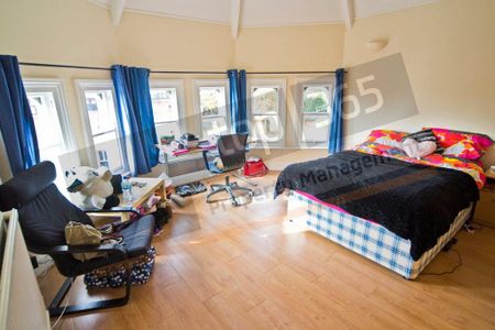 3 bedroom flat to rent - Photo 5