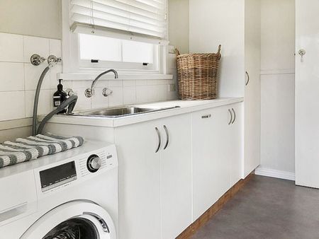 57 Sternberg Street, Kennington - Photo 2