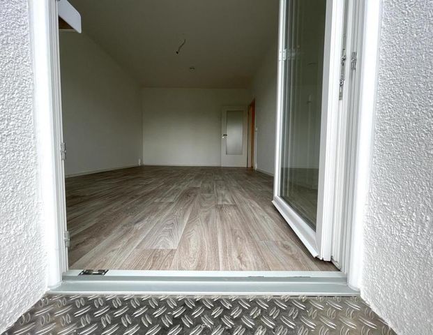 Moderne 2,5-Raumwohnung mit ebenerdiger Dusche und großer Küche - Photo 1