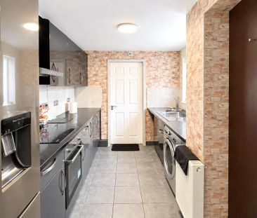 1 bedroom in a house share to rent - Photo 3