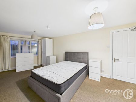 End of terrace house to rent - Photo 3