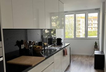 Quartos Grandes em T4 renovado Odivelas Entrada 1Junho
