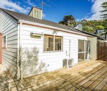 Sunny Two-Bedrooms on the flat Newlands Road - Photo 5