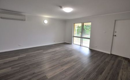 COOKE POINT SPLENDOUR - Well Maintained 4x1 Home - Photo 5